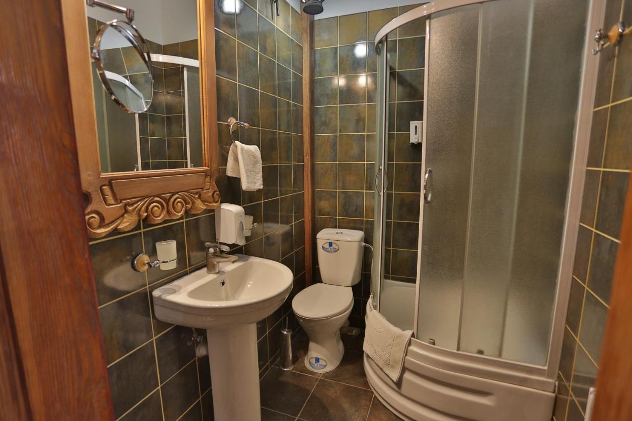 Hotel Fortetsya Hetmana Hatne ภายนอก รูปภาพ